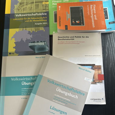 Livres de maturité professionnelle 2025/26 : EN CAS DE QUESTIONS, CONTACTER