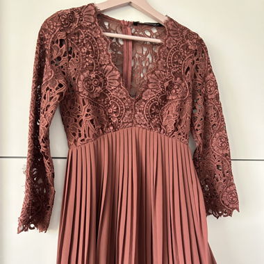 Elegantes Zara Kleidchen 