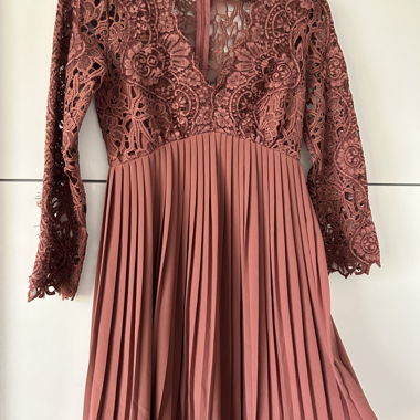 Elegantes Zara Kleidchen 