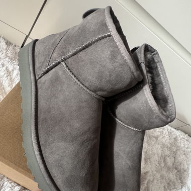 UGG classic mini II Grau