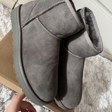 UGG classic mini II Grau
