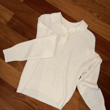 White Sweater with Collar