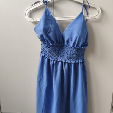 Abito azzurro con spalline