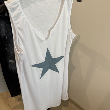 Weisses Trägershirt mit Stern