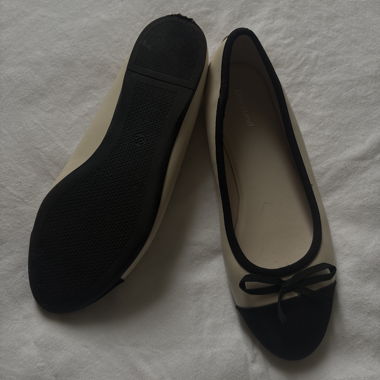 Cuteee Dosenbach Flats.