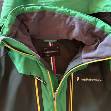 Ski jacket