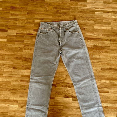 Jeans Levi’s 501 gris clair