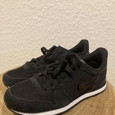 Nike Internationalist
