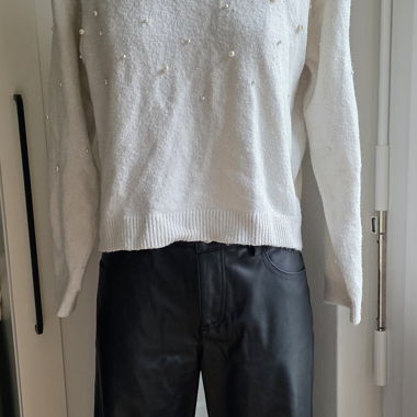 Pulli mit Perlen