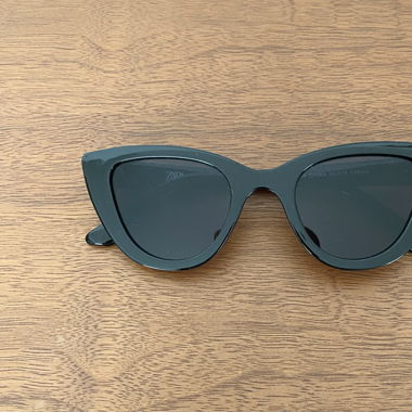 Black sunglasses 