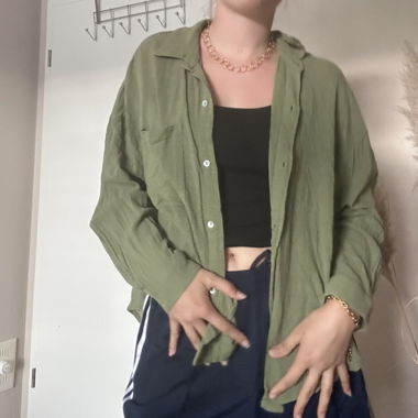 Olive Overshirt mit Taschen