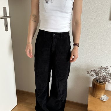 Pantaloni in velluto a coste nero Knitmoller