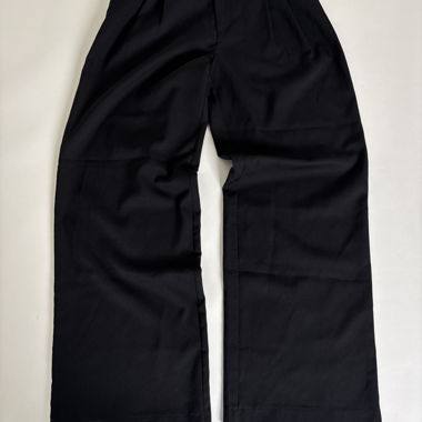 Pantaloni neri a gamba larga