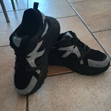 Graceland Sneaker mit Strasssteinchen