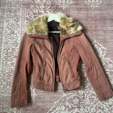 Giacca in pelle con colletto in pelliccia taglia S (ital. 42)