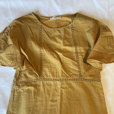 Gelbes Sommerkleid