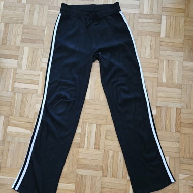 Schwarze Jogginghose