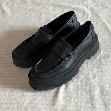 Schwarze Leder-Loafer