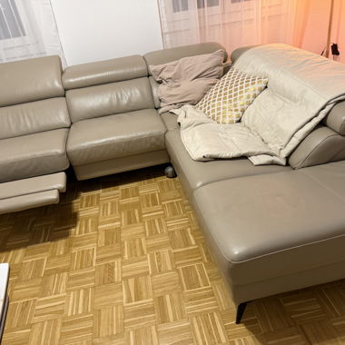 Graues Ecksofa