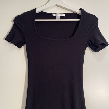 Black ribbed short sleeve maxi dress