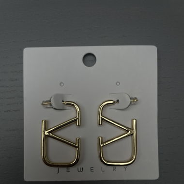 V gold beautiful Earrings 
