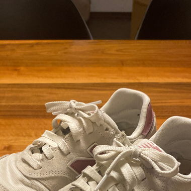 New Balance 373