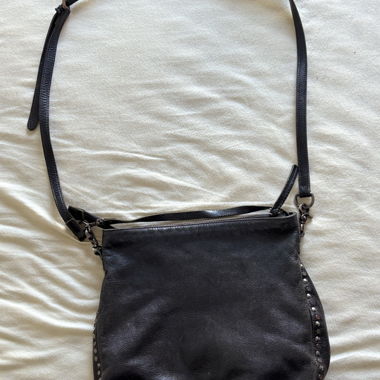 Sac bandoulière en cuir noir