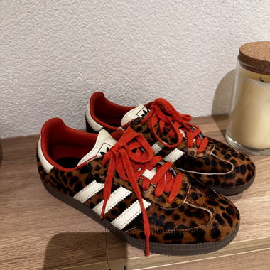 Adidas Samba mit Leopardenmuster