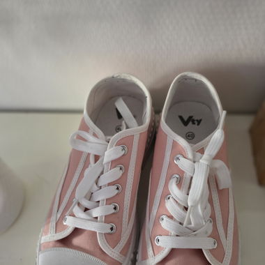 Sneaker