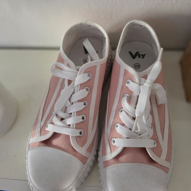 Sneaker