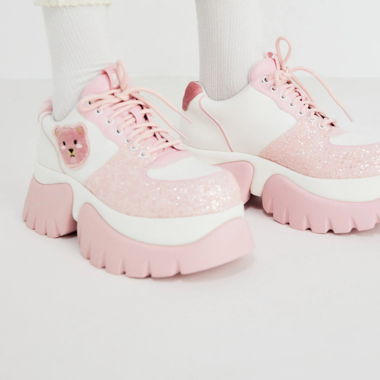 Koi footwear