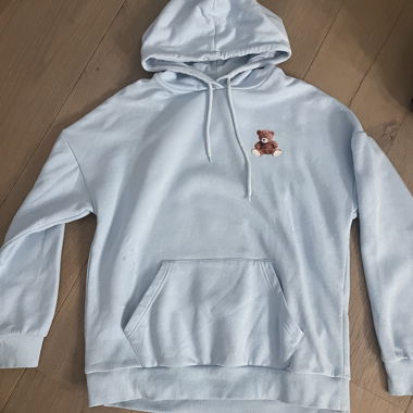 Hellblauer Hoodie