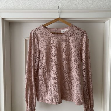 Blouse en dentelle crème
