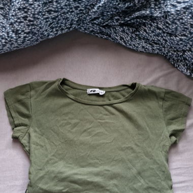 T-shirt crop top