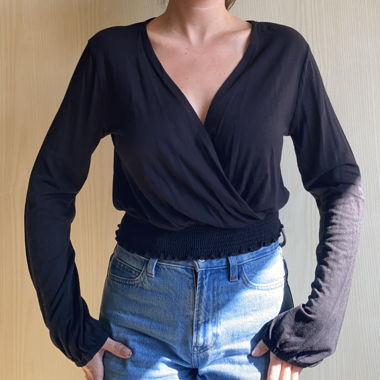 Top nero incrociato Subdued