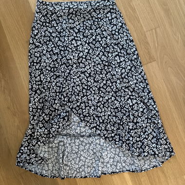 Jupe fleuri noir et blanc