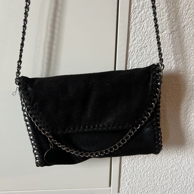 Black Chain Shoulder Bag