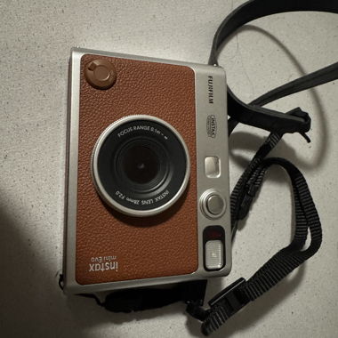 Macchina fotografica istantanea FUJIFILM, quasi nuova
