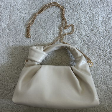 Weisse Handtasche 