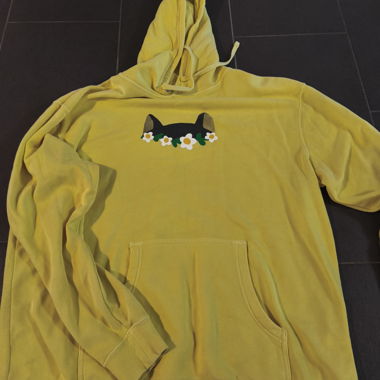Süsser gelber Hoodie