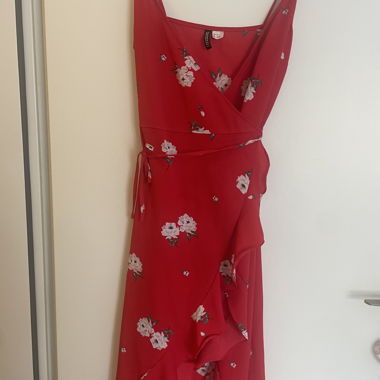 Kleid mit Blume