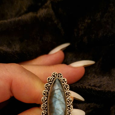 Bague vintage avec labradorite naturelle
