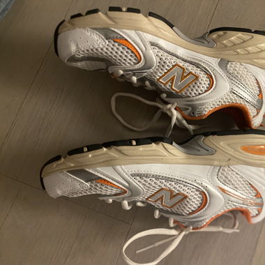 new balance sneaker 