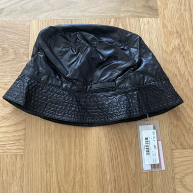 Chapeau Prada