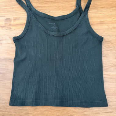 Top spaghetti vert foncé Brandy Melville