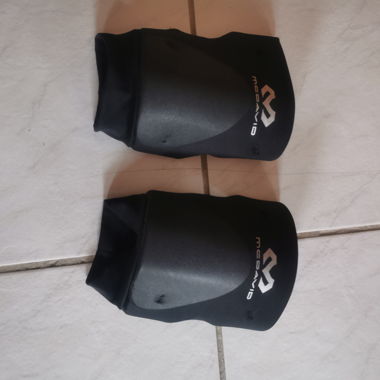 Knee pads