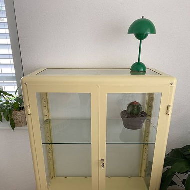 Retro Vitrine