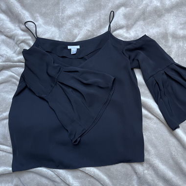 Schwarze, fließende Bluse
