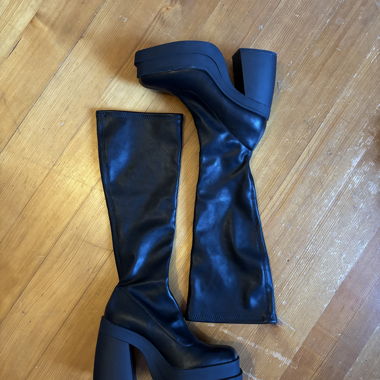 Platform heeled boots