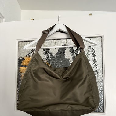 weekday: carry bag